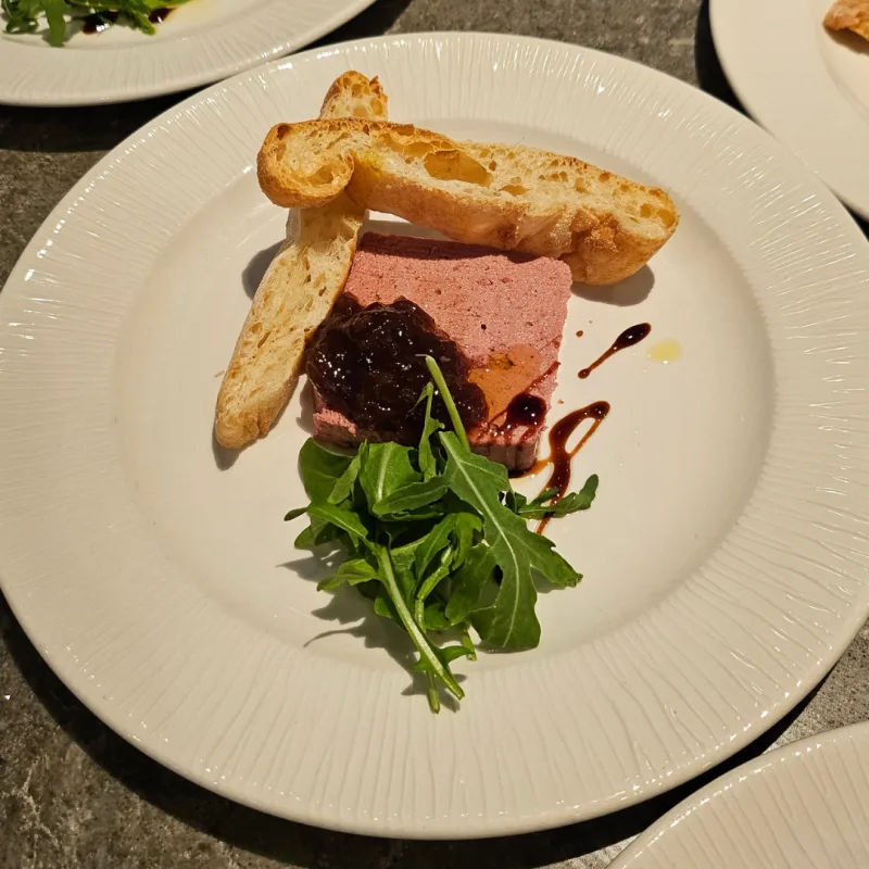 Chicken liver pâté, Scrocchiarella, Red onion chutney, Dressed rocket