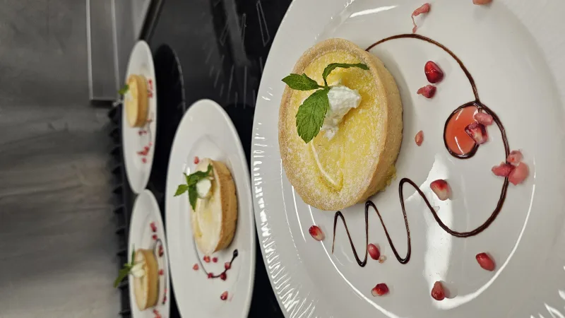 Baked lemon tart, Whipped meringue