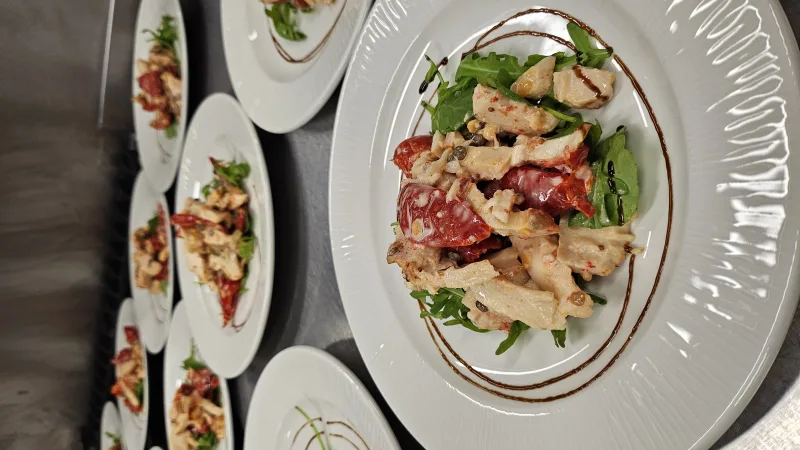 Chicken, lentil & sundried tomato salad, Balsamic dressing